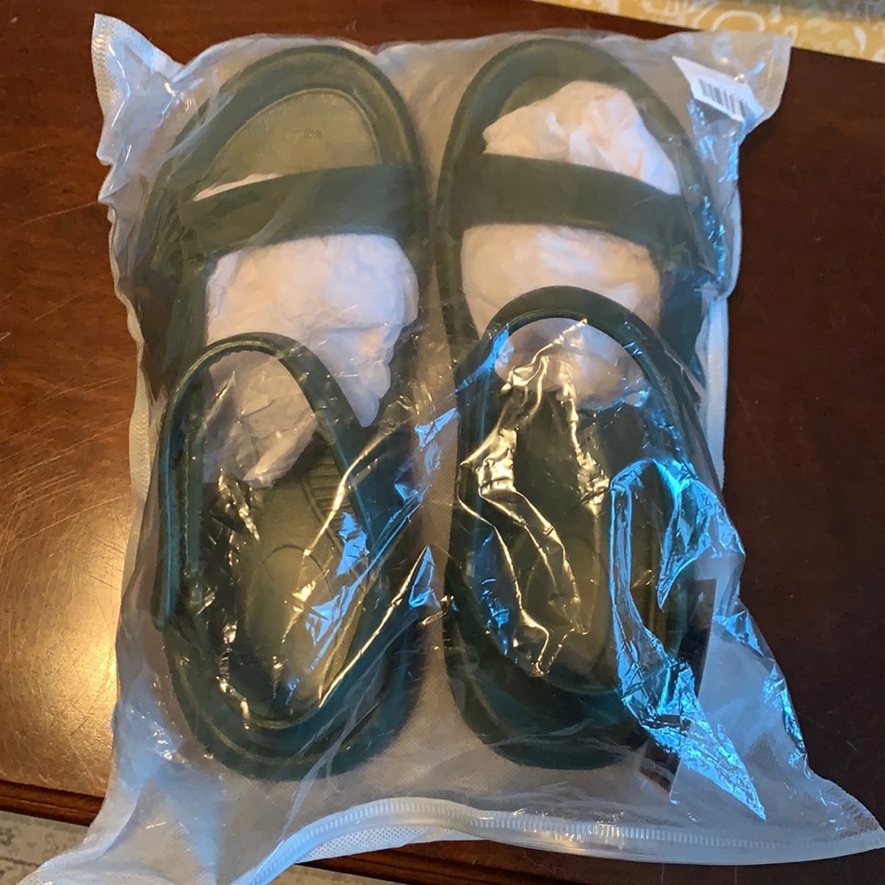 Brand New!  Green Lightweight Foam walking sandals